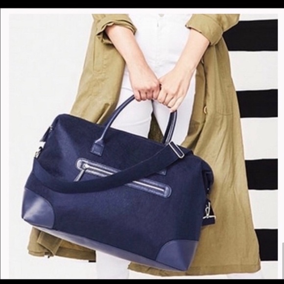 DSW Navy Felt Weekender Bag - Picture 2 of 6